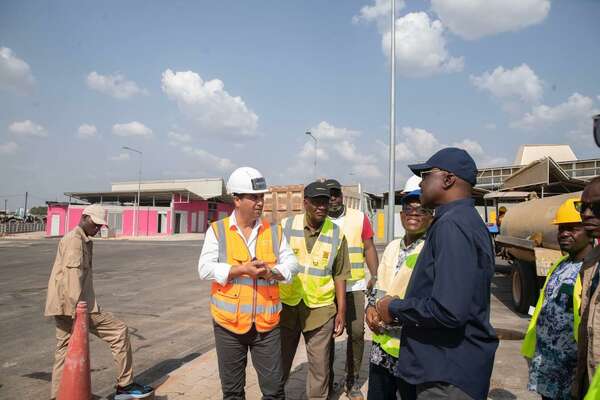 LE MINISTRE AMADOU KONÉ MAIRIE DE BOUAKÉ S'IMPRÈGNE DE L'ÉTAT D'AVANCEMENT DES TRAVAUX A BOUAKE